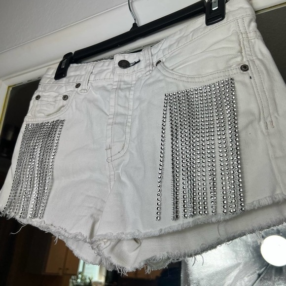 ❤️ Upcycled Distressed Rhinestone Fringe Raw Hem Cheetah Pockets Denim Shor… - Picture 1 of 7
